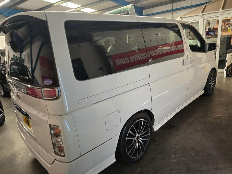 NISSAN ELGRAND
