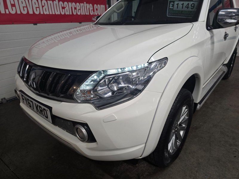 MITSUBISHI L200