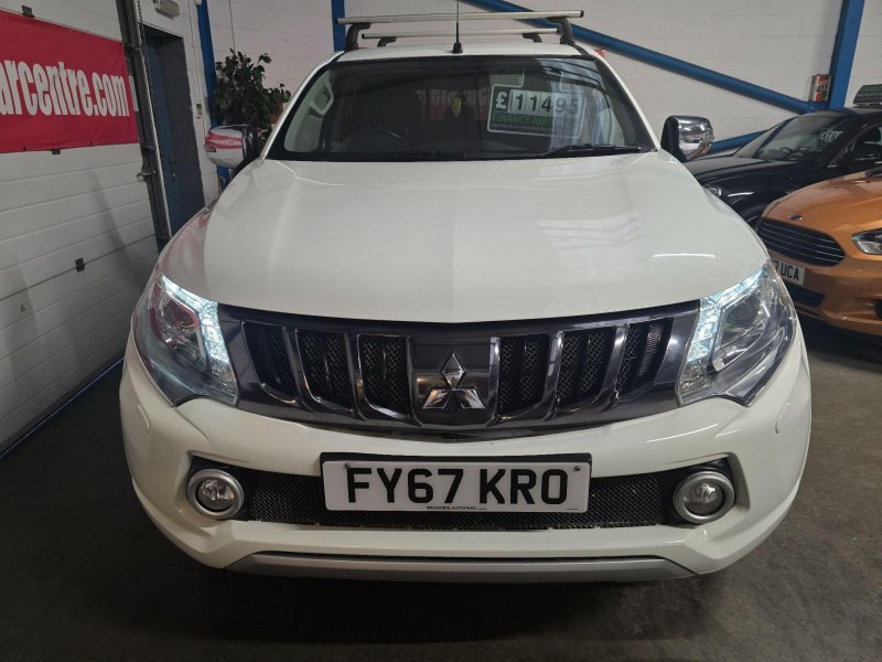 MITSUBISHI L200