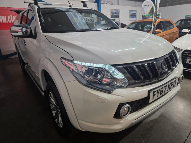 MITSUBISHI L200