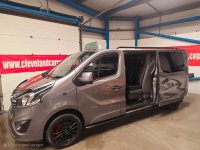 VAUXHALL VIVARO